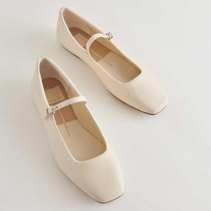 DOLCEVITA-FLATS_REYES_IVORYLEATHER_2_ba40ecb8-b56a-4b68-9694-d3ae445efb91-1.jpg